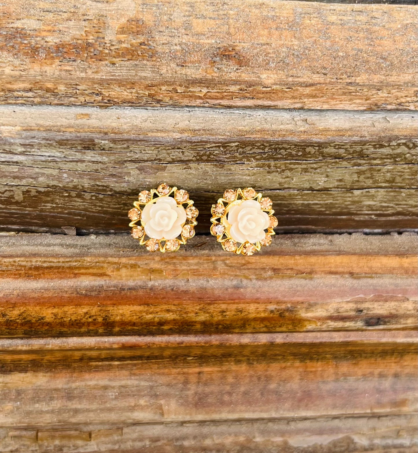 Mona Lisa Rose Studs - White